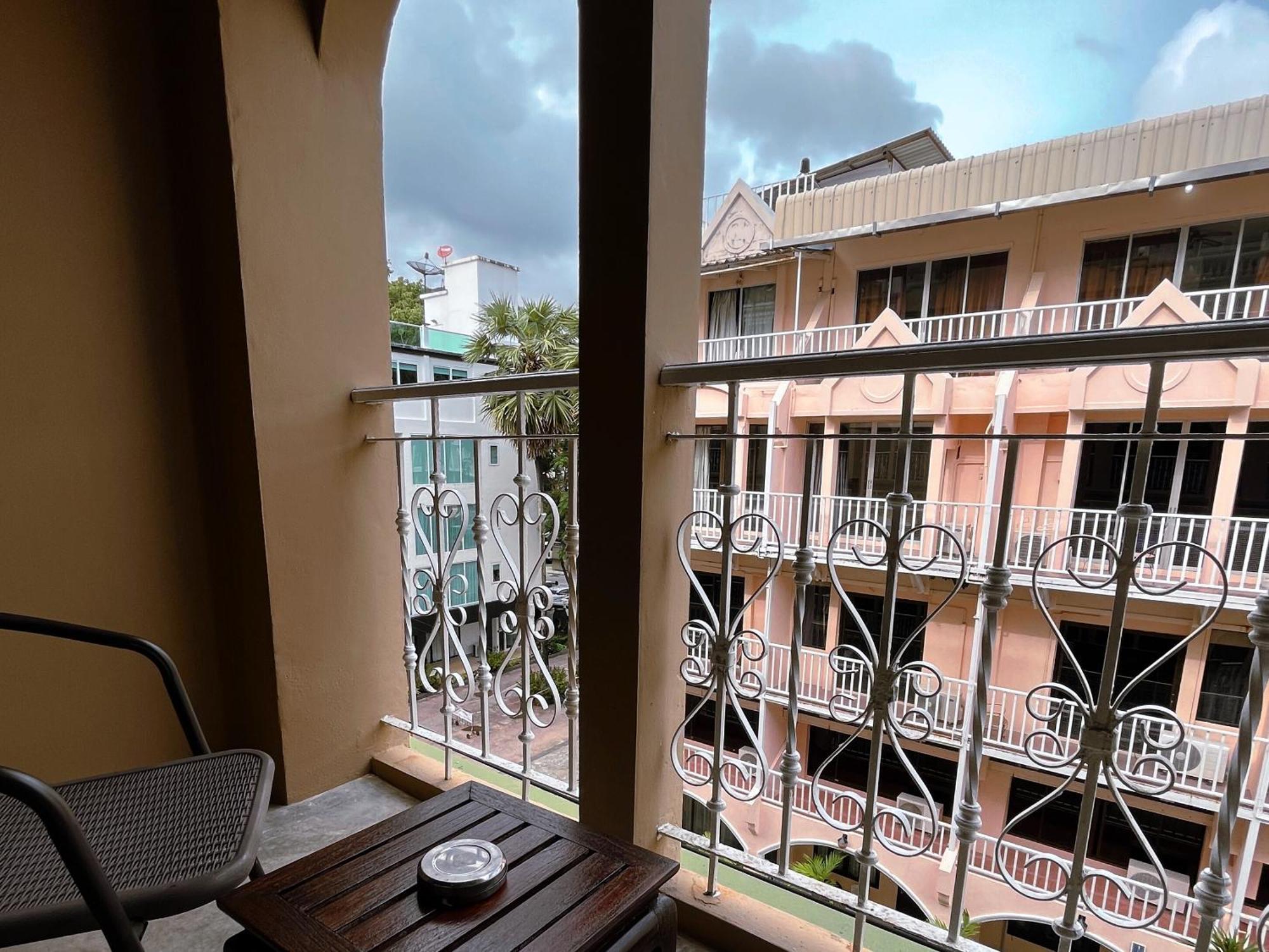Grand Orlov Apart Hotel Patong Bagian luar foto