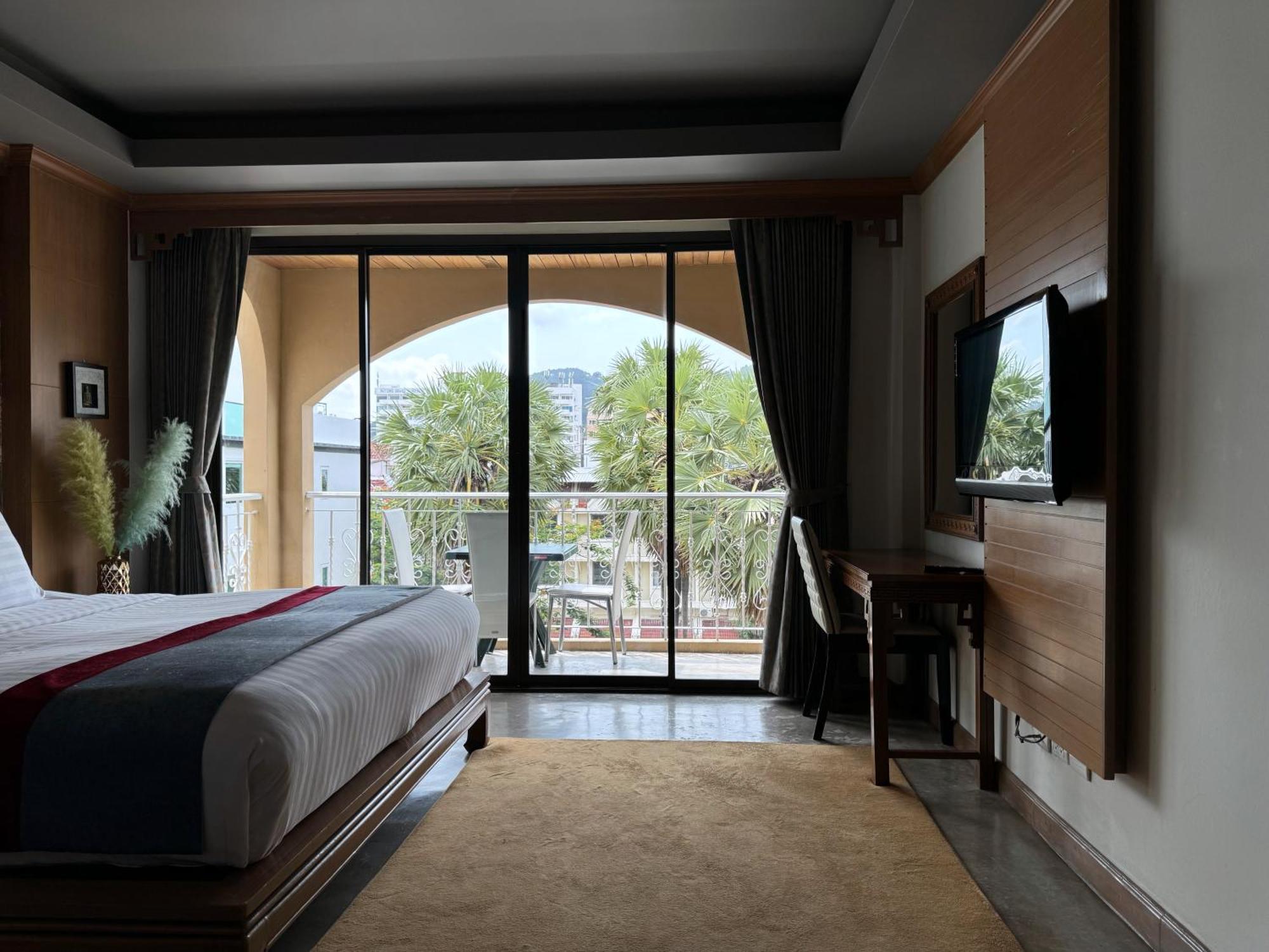 Grand Orlov Apart Hotel Patong Bagian luar foto