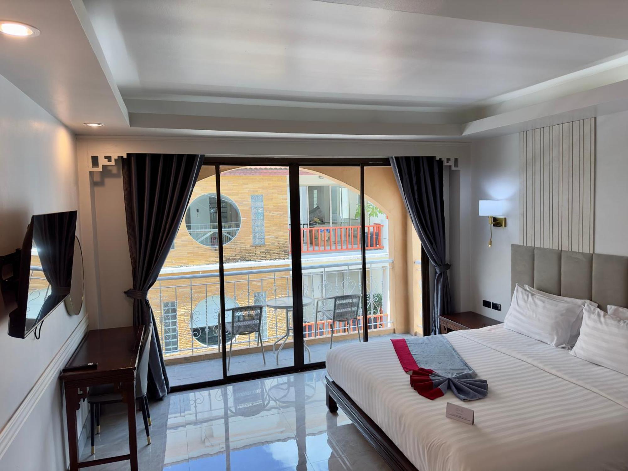 Grand Orlov Apart Hotel Patong Bagian luar foto