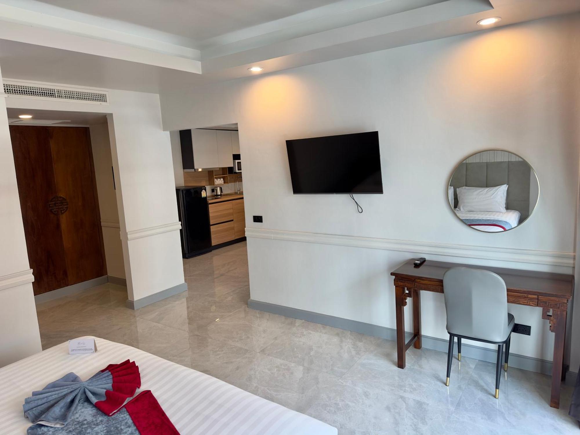 Grand Orlov Apart Hotel Patong Bagian luar foto